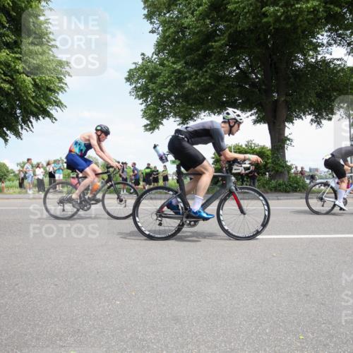 15.06.2025 - 7 Türme Triathlon Yannick Fuchs http://msf.ph/oto/7992643 15.06.2025 13:28:49 Radfahren 274, 339, 557, 558, 595, 745, 804, 805, 886, 1045, 1049 meine-sportfotos.de