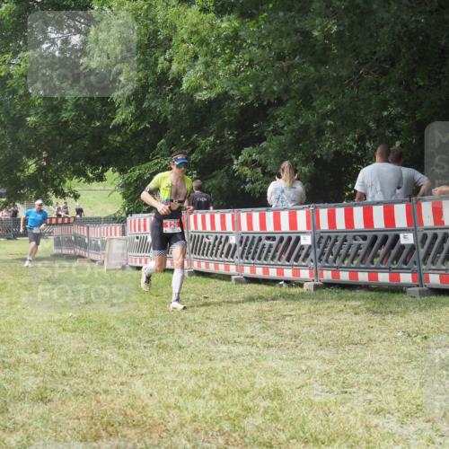 21.06.2025 - 27. Vierlanden-Triathlon KatJ http://msf.ph/oto/7992644 15.06.2025 12:30:54 Ziel 126 meine-sportfotos.de