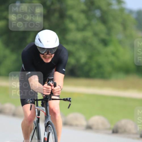 15.06.2025 - 27. Vierlanden-Triathlon H.Heesch http://msf.ph/oto/7992647 15.06.2025 10:17:34 Radfahren 60, 80, 86 meine-sportfotos.de