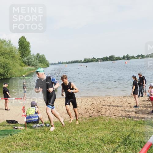 21.06.2025 - 27. Vierlanden-Triathlon MichiJ http://msf.ph/oto/7992651 15.06.2026 09:55:00 Schwimmen 319, 326, 336, 344, 361 meine-sportfotos.de
