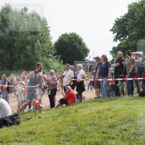 15.06.2025 - 27. Vierlanden-Triathlon KatJ http://msf.ph/oto/7992654 15.06.2025 09:53:24 Schwimmen 304 meine-sportfotos.de