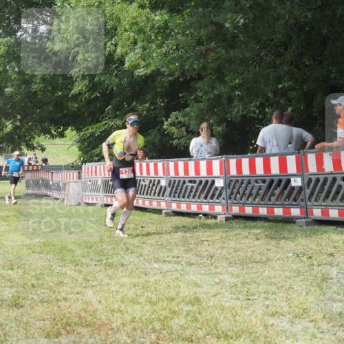 21.06.2025 - 27. Vierlanden-Triathlon KatJ http://msf.ph/oto/7992655 15.06.2025 12:30:54 Ziel 126 meine-sportfotos.de