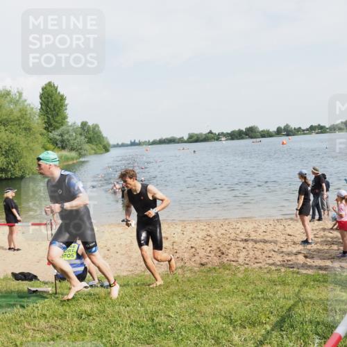 21.06.2025 - 27. Vierlanden-Triathlon MichiJ http://msf.ph/oto/7992674 15.06.2026 09:55:00 Schwimmen 319, 326, 336, 344, 361 meine-sportfotos.de