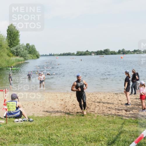 21.06.2025 - 27. Vierlanden-Triathlon MichiJ http://msf.ph/oto/7992702 15.06.2026 09:55:08 Schwimmen 299, 311, 326 meine-sportfotos.de