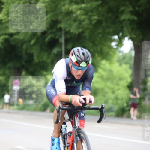 15.06.2025 - 7 Türme Triathlon Yannick Fuchs http://msf.ph/oto/7992703 15.06.2025 12:02:55 Radfahren 216 meine-sportfotos.de