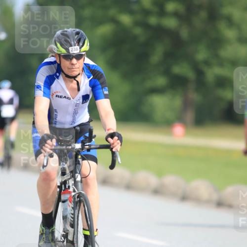 15.06.2025 - 27. Vierlanden-Triathlon H.Heesch http://msf.ph/oto/7992737 15.06.2025 10:18:31 Radfahren 173, 221, 238 meine-sportfotos.de