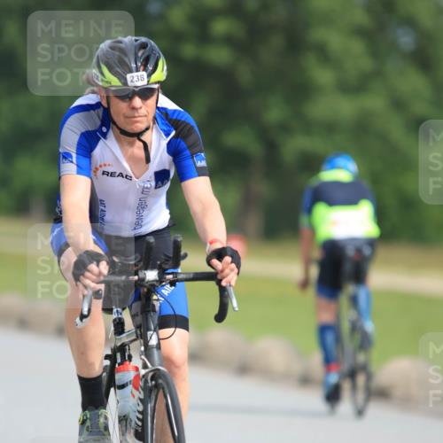 15.06.2025 - 27. Vierlanden-Triathlon H.Heesch http://msf.ph/oto/7992748 15.06.2025 10:18:31 Radfahren 173, 221, 238 meine-sportfotos.de