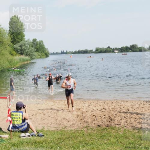 21.06.2025 - 27. Vierlanden-Triathlon MichiJ http://msf.ph/oto/7992750 15.06.2026 09:55:10 Schwimmen 299, 306, 311, 326 meine-sportfotos.de