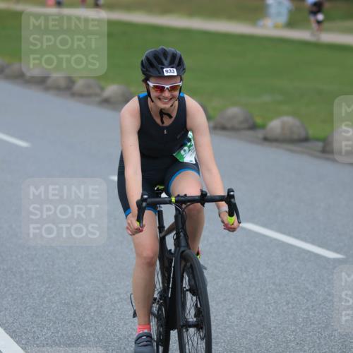21.06.2025 - 27. Vierlanden-Triathlon H.Heesch http://msf.ph/oto/7992758 15.06.2025 12:03:38 Radfahren 203, 911, 917, 933, 964 meine-sportfotos.de