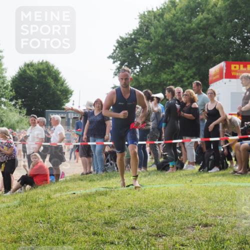 15.06.2025 - 27. Vierlanden-Triathlon KatJ http://msf.ph/oto/7992765 15.06.2025 09:53:26 Schwimmen 304 meine-sportfotos.de