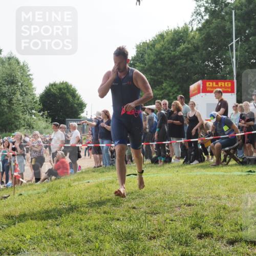 15.06.2025 - 27. Vierlanden-Triathlon KatJ http://msf.ph/oto/7992797 15.06.2025 09:53:27 Schwimmen 304 meine-sportfotos.de