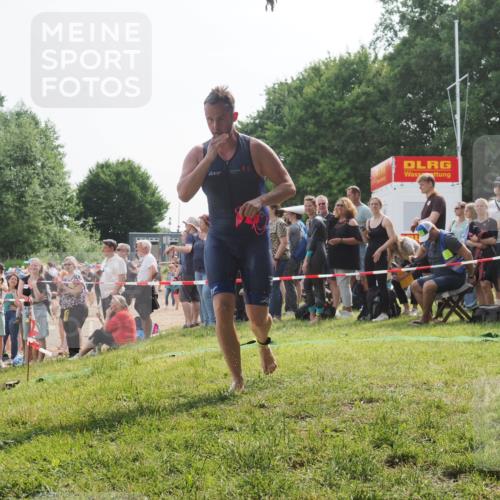 15.06.2025 - 27. Vierlanden-Triathlon KatJ http://msf.ph/oto/7992805 15.06.2025 09:53:28 Schwimmen 304 meine-sportfotos.de