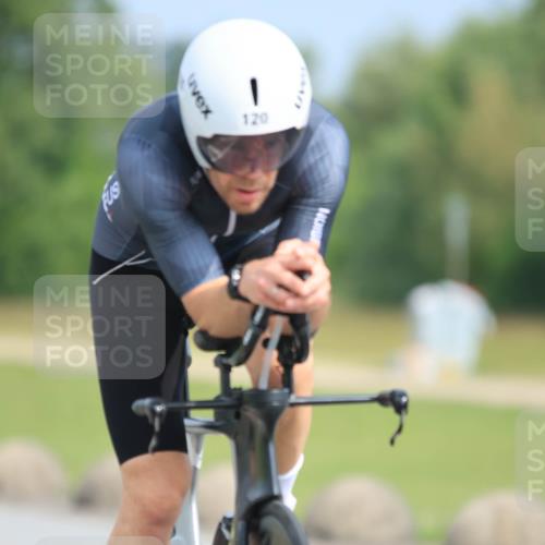 15.06.2025 - 27. Vierlanden-Triathlon H.Heesch http://msf.ph/oto/7992807 15.06.2025 10:18:48 Radfahren 120, 144 meine-sportfotos.de