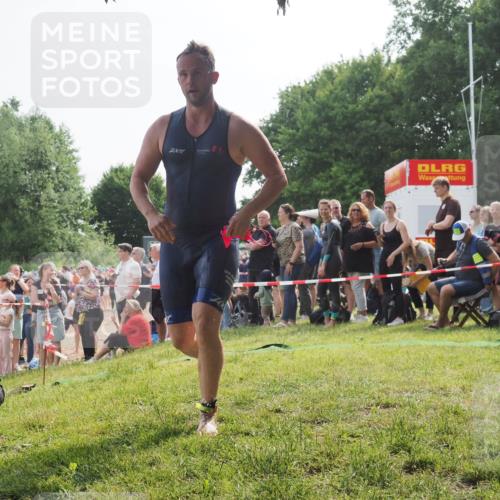 15.06.2025 - 27. Vierlanden-Triathlon KatJ http://msf.ph/oto/7992823 15.06.2025 09:53:28 Schwimmen 304 meine-sportfotos.de