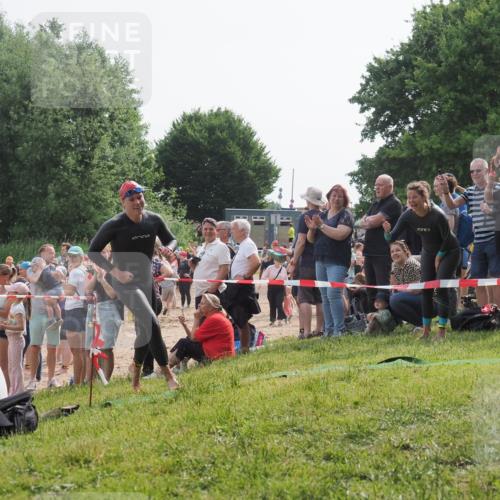 15.06.2025 - 27. Vierlanden-Triathlon KatJ http://msf.ph/oto/7992848 15.06.2025 09:54:00 Schwimmen 307 meine-sportfotos.de