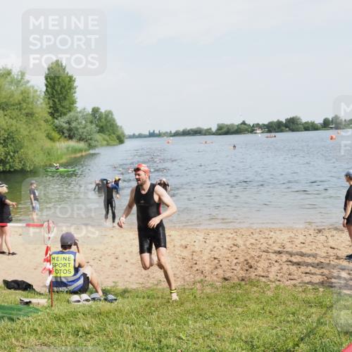 21.06.2025 - 27. Vierlanden-Triathlon MichiJ http://msf.ph/oto/7992851 15.06.2026 09:55:14 Schwimmen 299, 306, 311, 326, 348 meine-sportfotos.de