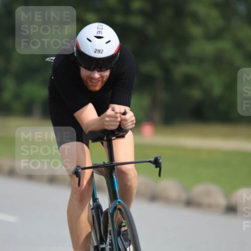 15.06.2025 - 27. Vierlanden-Triathlon H.Heesch http://msf.ph/oto/7992877 15.06.2025 10:19:40 Radfahren 4, 292 meine-sportfotos.de