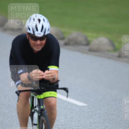 21.06.2025 - 27. Vierlanden-Triathlon H.Heesch http://msf.ph/oto/7992902 15.06.2025 12:03:56 Radfahren 151, 638, 735, 764, 775, 798, 858, 956 meine-sportfotos.de