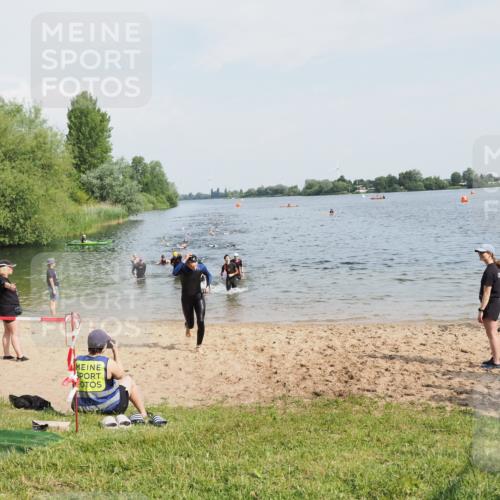 21.06.2025 - 27. Vierlanden-Triathlon MichiJ http://msf.ph/oto/7992908 15.06.2026 09:55:16 Schwimmen 299, 306, 311, 348, 353 meine-sportfotos.de