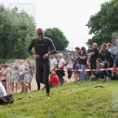 15.06.2025 - 27. Vierlanden-Triathlon KatJ http://msf.ph/oto/7992911 15.06.2025 09:54:01 Schwimmen 307 meine-sportfotos.de