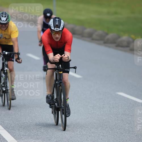 21.06.2025 - 27. Vierlanden-Triathlon H.Heesch http://msf.ph/oto/7992965 15.06.2025 12:04:00 Radfahren 653, 735, 764, 775, 798, 858, 956 meine-sportfotos.de