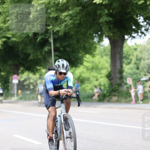 15.06.2025 - 7 Türme Triathlon Yannick Fuchs http://msf.ph/oto/7992976 15.06.2025 13:06:15 Radfahren 427, 509 meine-sportfotos.de