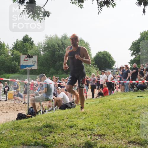 15.06.2025 - 27. Vierlanden-Triathlon KatJ http://msf.ph/oto/7993001 15.06.2025 09:54:10 Schwimmen 267, 307, 356 meine-sportfotos.de