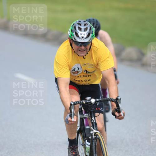 21.06.2025 - 27. Vierlanden-Triathlon H.Heesch http://msf.ph/oto/7993021 15.06.2025 12:04:02 Radfahren 653, 695, 735, 736, 764, 775, 798, 858, 956 meine-sportfotos.de
