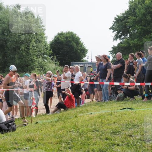 15.06.2025 - 27. Vierlanden-Triathlon KatJ http://msf.ph/oto/7993028 15.06.2025 09:54:13 Schwimmen 267, 302, 356 meine-sportfotos.de