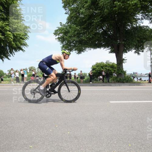 15.06.2025 - 7 Türme Triathlon Yannick Fuchs http://msf.ph/oto/7993057 15.06.2025 13:30:20 Radfahren 462, 663, 681, 872, 1019, 1028, 1064, 1070 meine-sportfotos.de