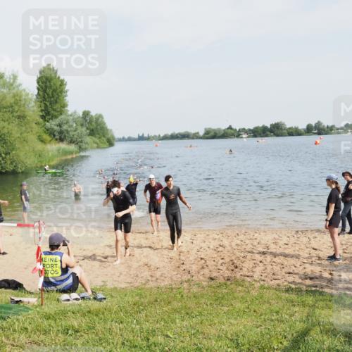 21.06.2025 - 27. Vierlanden-Triathlon MichiJ http://msf.ph/oto/7993060 15.06.2026 09:55:22 Schwimmen 306, 316, 327, 335, 348, 353 meine-sportfotos.de