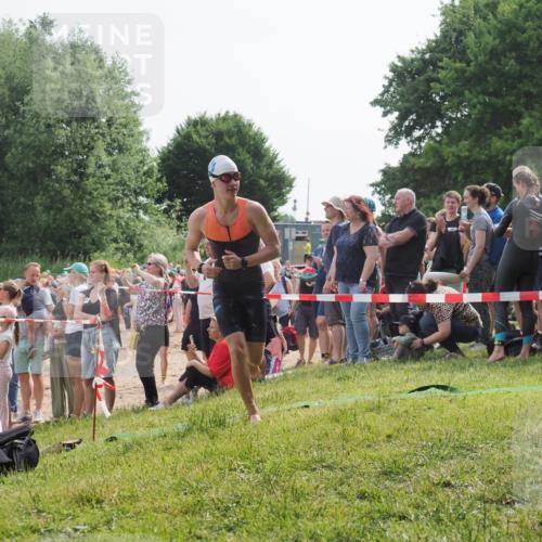 15.06.2025 - 27. Vierlanden-Triathlon KatJ http://msf.ph/oto/7993062 15.06.2025 09:54:14 Schwimmen 267, 302, 337, 356 meine-sportfotos.de