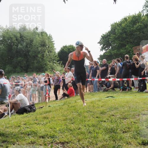 15.06.2025 - 27. Vierlanden-Triathlon KatJ http://msf.ph/oto/7993075 15.06.2025 09:54:15 Schwimmen 267, 302, 337, 356 meine-sportfotos.de