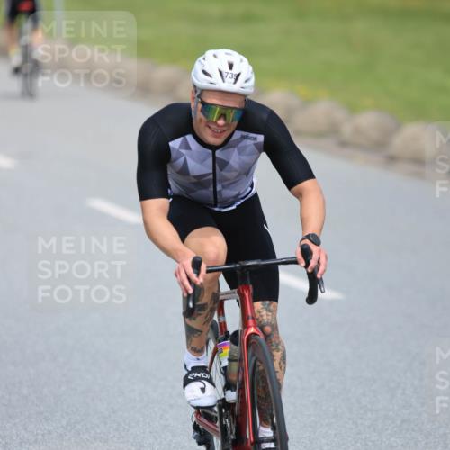 21.06.2025 - 27. Vierlanden-Triathlon H.Heesch http://msf.ph/oto/7993078 15.06.2025 12:04:05 Radfahren 653, 695, 735, 736, 775, 858, 932, 956 meine-sportfotos.de