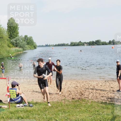 21.06.2025 - 27. Vierlanden-Triathlon MichiJ http://msf.ph/oto/7993083 15.06.2026 09:55:24 Schwimmen 306, 316, 327, 329, 335, 348, 353 meine-sportfotos.de