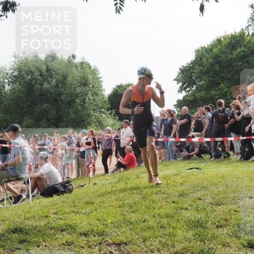 15.06.2025 - 27. Vierlanden-Triathlon KatJ http://msf.ph/oto/7993096 15.06.2025 09:54:15 Schwimmen 267, 302, 337, 356 meine-sportfotos.de