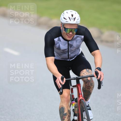 21.06.2025 - 27. Vierlanden-Triathlon H.Heesch http://msf.ph/oto/7993100 15.06.2025 12:04:05 Radfahren 653, 695, 735, 736, 775, 858, 932, 956 meine-sportfotos.de