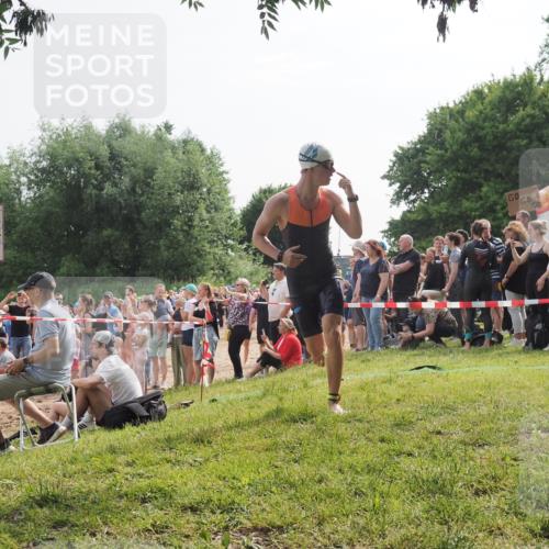 15.06.2025 - 27. Vierlanden-Triathlon KatJ http://msf.ph/oto/7993106 15.06.2025 09:54:15 Schwimmen 267, 302, 337, 356 meine-sportfotos.de