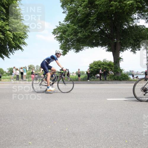 15.06.2025 - 7 Türme Triathlon Yannick Fuchs http://msf.ph/oto/7993112 15.06.2025 13:30:25 Radfahren 305, 332, 462, 681, 1019, 1028, 1070 meine-sportfotos.de