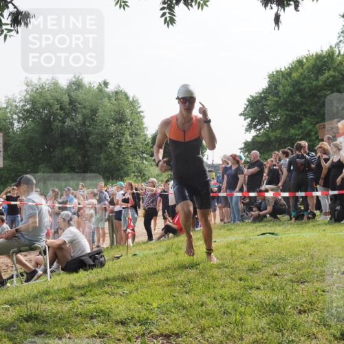 15.06.2025 - 27. Vierlanden-Triathlon KatJ http://msf.ph/oto/7993114 15.06.2025 09:54:15 Schwimmen 267, 302, 337, 356 meine-sportfotos.de
