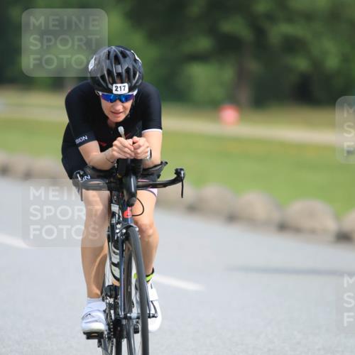 15.06.2025 - 27. Vierlanden-Triathlon H.Heesch http://msf.ph/oto/7993125 15.06.2025 10:21:23 Radfahren 36, 217, 371, 454 meine-sportfotos.de