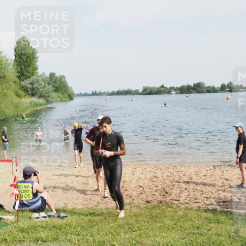 21.06.2025 - 27. Vierlanden-Triathlon MichiJ http://msf.ph/oto/7993141 15.06.2026 09:55:25 Schwimmen 272, 306, 316, 327, 329, 335, 348, 353, 548 meine-sportfotos.de