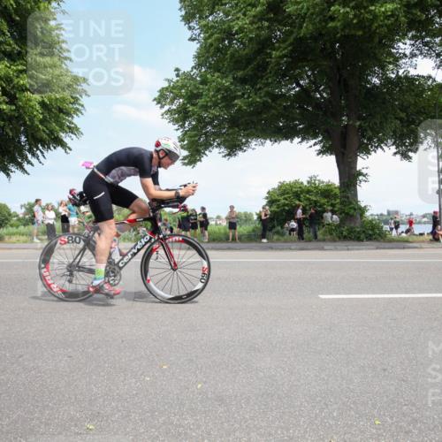 15.06.2025 - 7 Türme Triathlon Yannick Fuchs http://msf.ph/oto/7993158 15.06.2025 13:30:31 Radfahren 305, 332, 545, 786, 1028 meine-sportfotos.de