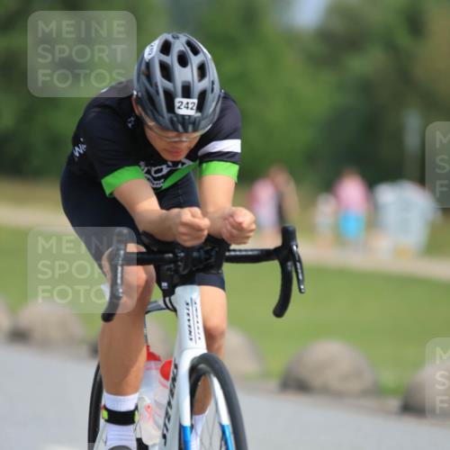 15.06.2025 - 27. Vierlanden-Triathlon H.Heesch http://msf.ph/oto/7993171 15.06.2025 10:21:45 Radfahren 157, 242, 459, 585 meine-sportfotos.de