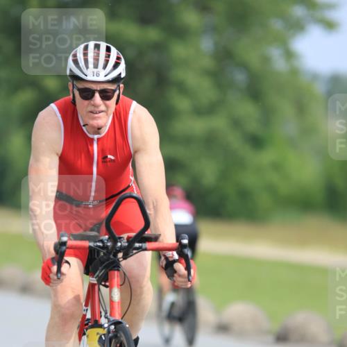 15.06.2025 - 27. Vierlanden-Triathlon H.Heesch http://msf.ph/oto/7993187 15.06.2025 10:22:07 Radfahren 16, 39, 48, 54, 73, 207, 417, 466, 565, 592, 612, 618 meine-sportfotos.de