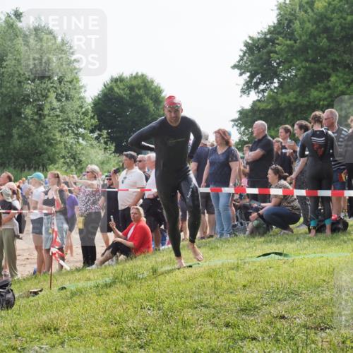 15.06.2025 - 27. Vierlanden-Triathlon KatJ http://msf.ph/oto/7993194 15.06.2025 09:54:18 Schwimmen 267, 302, 337, 342, 356 meine-sportfotos.de