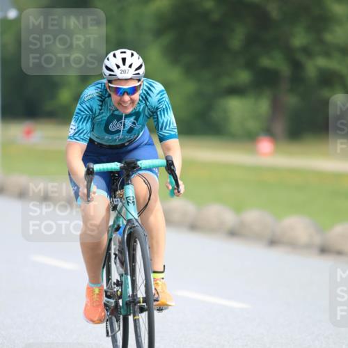 15.06.2025 - 27. Vierlanden-Triathlon H.Heesch http://msf.ph/oto/7993214 15.06.2025 10:22:14 Radfahren 39, 54, 73, 82, 113, 149, 207, 466, 612, 618 meine-sportfotos.de