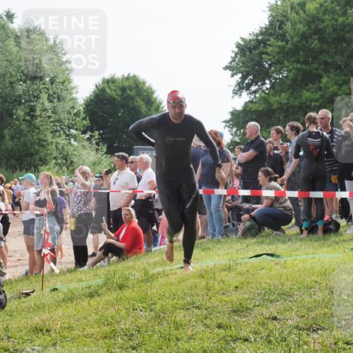 15.06.2025 - 27. Vierlanden-Triathlon KatJ http://msf.ph/oto/7993222 15.06.2025 09:54:18 Schwimmen 267, 302, 337, 342, 356 meine-sportfotos.de