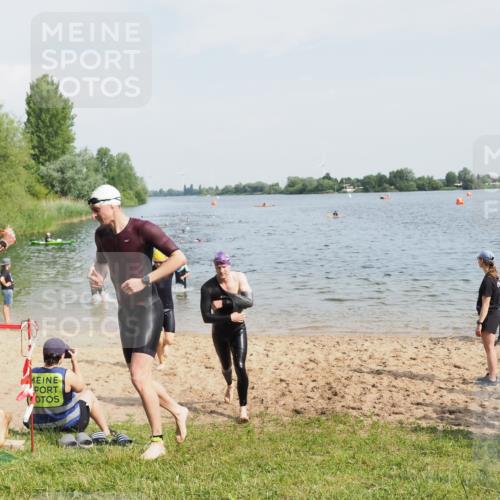21.06.2025 - 27. Vierlanden-Triathlon MichiJ http://msf.ph/oto/7993223 15.06.2026 09:55:26 Schwimmen 272, 316, 327, 329, 335, 348, 353, 548 meine-sportfotos.de