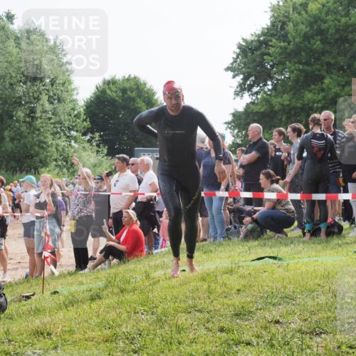 15.06.2025 - 27. Vierlanden-Triathlon KatJ http://msf.ph/oto/7993230 15.06.2025 09:54:18 Schwimmen 267, 302, 337, 342, 356 meine-sportfotos.de
